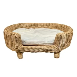 Indoor pet bed for cats and small dogs